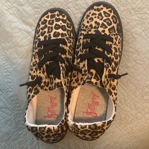 Leopard shoes